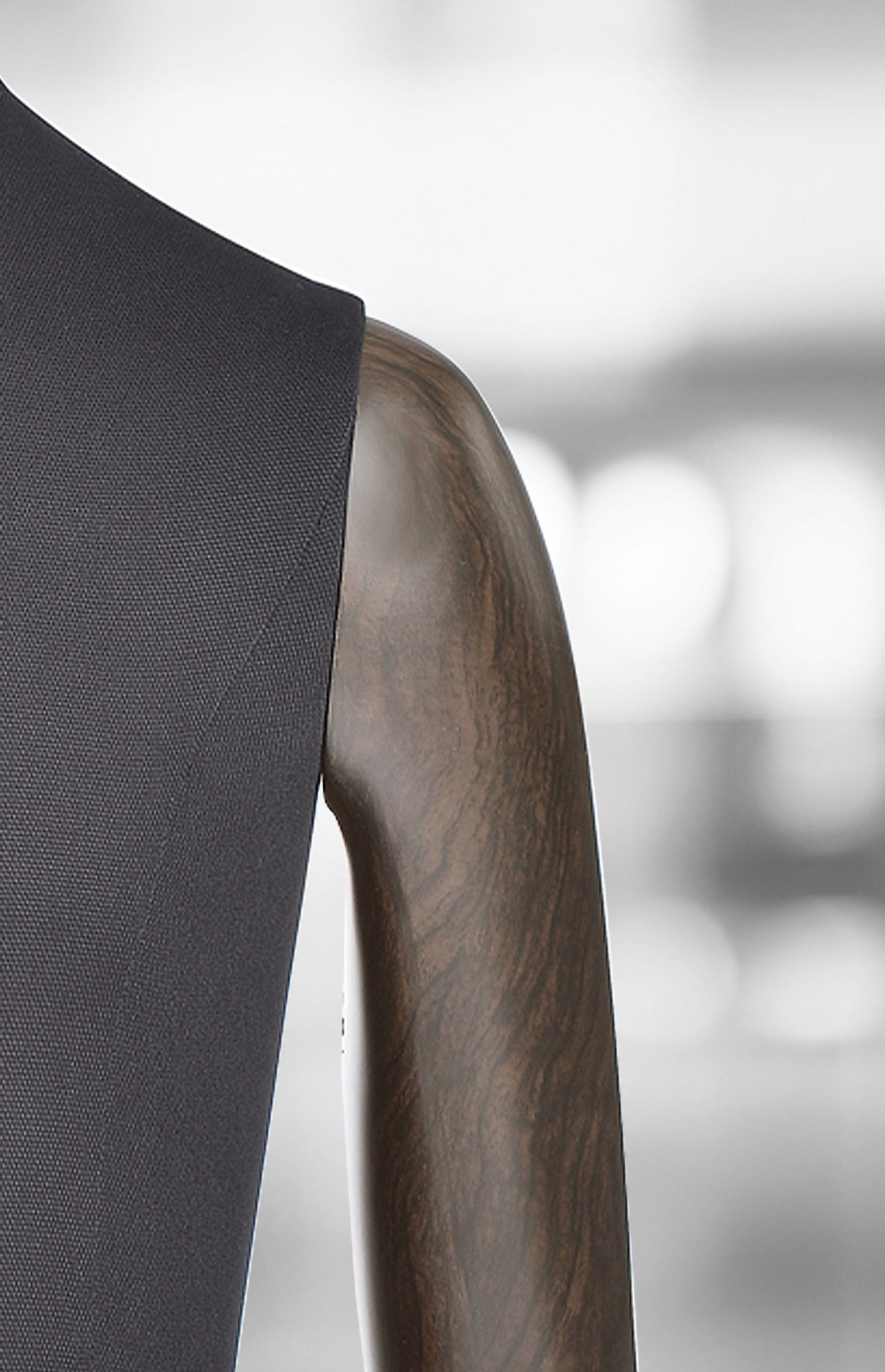 49_Bust_TM_76742202_8